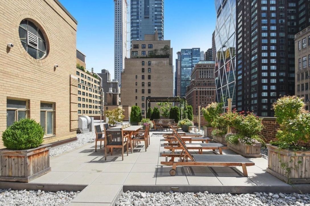 The Westmore 333 W 57th St, Manhattan, NY 10019 - Photo 11 of 12