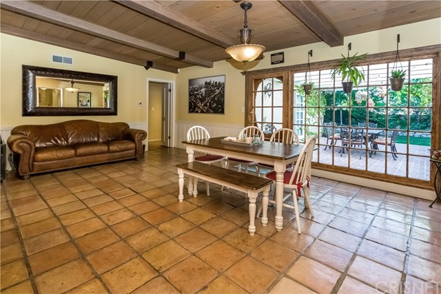 23565 Neargate Drive Newhall, CA 91321 - Photo 5 of 29