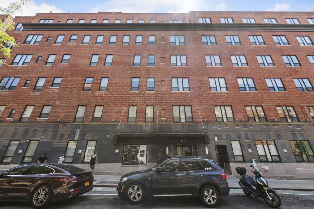 Nine52 416 W 52nd St, Manhattan, NY 10019 - Photo 2 of 17