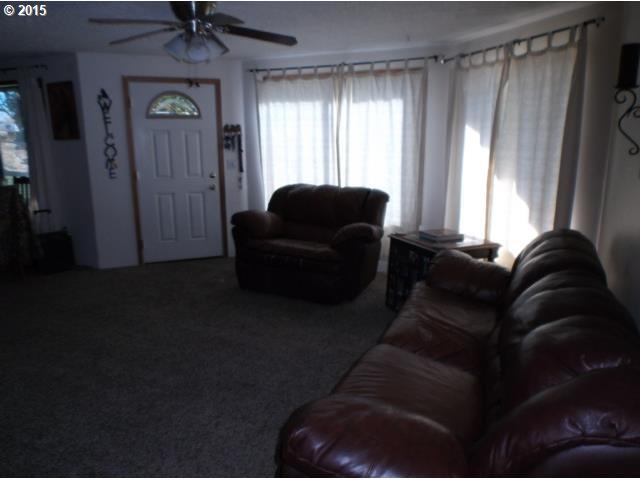 831 Southwest 10th Street Pendleton, OR 97801 - Photo 5 of 14