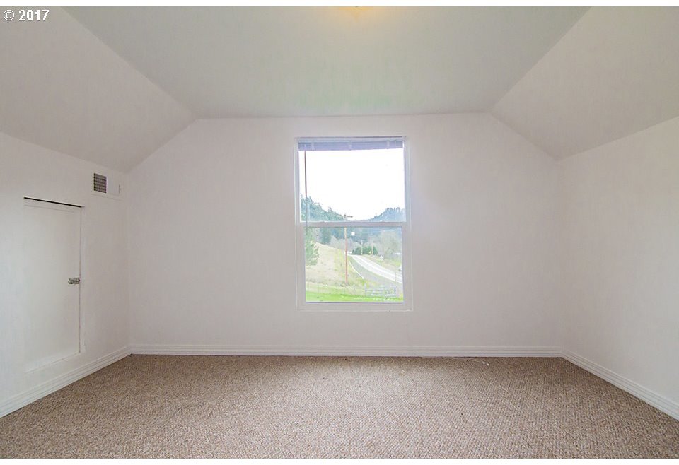 2220 South Myrtle Road Myrtle Creek, OR 97457 - Photo 15 of 28 Gallery Image 15