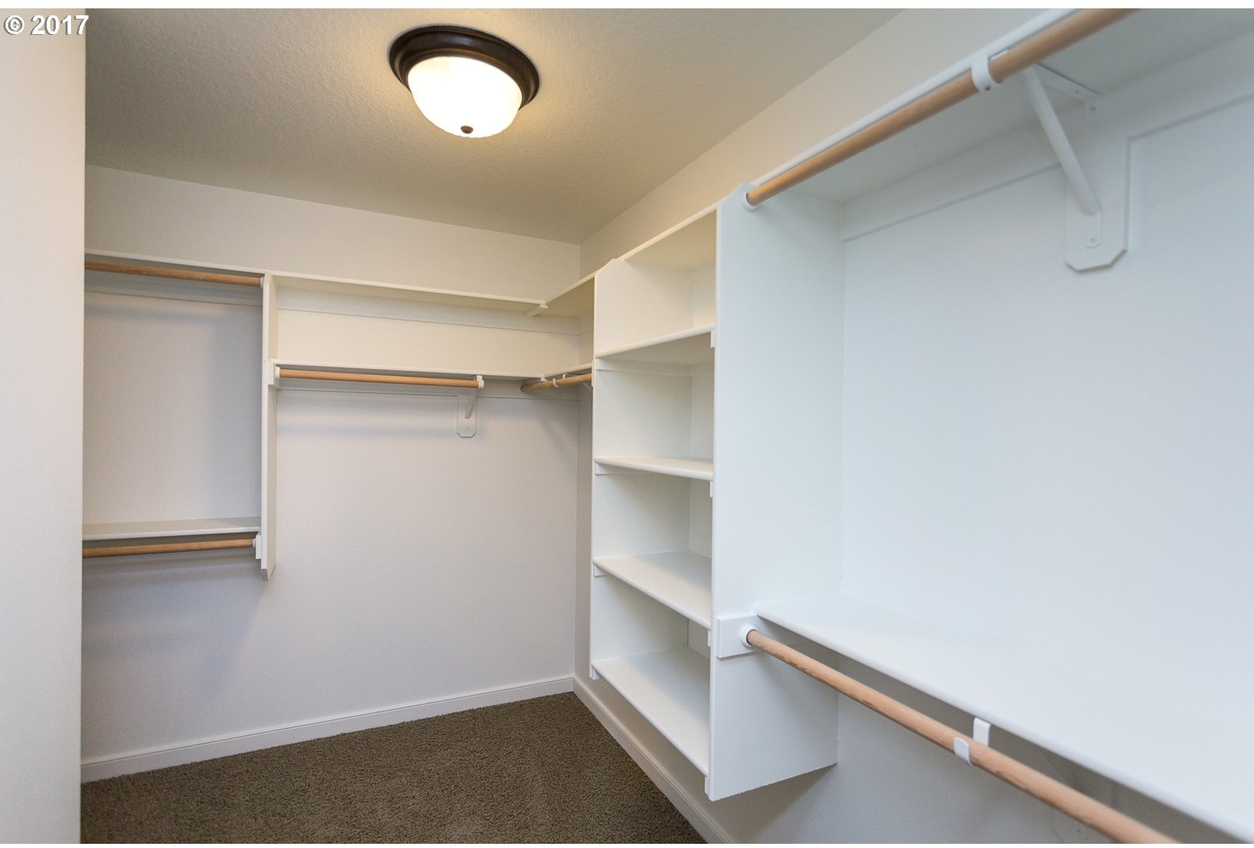 25 Southwest Lowa Street Portland, OR 97239 - Photo 5 of 19 Gallery Image 5