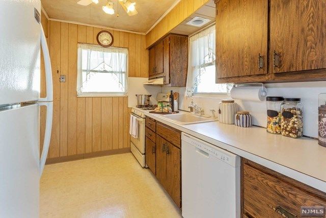 7 Evans Road Cresskill, NJ 07626 - Photo 5 of 21