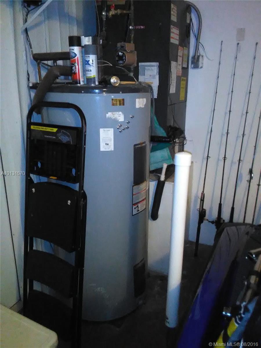 8421 Southwest 28th Street Davie, FL 33328 - Photo 32 of 34