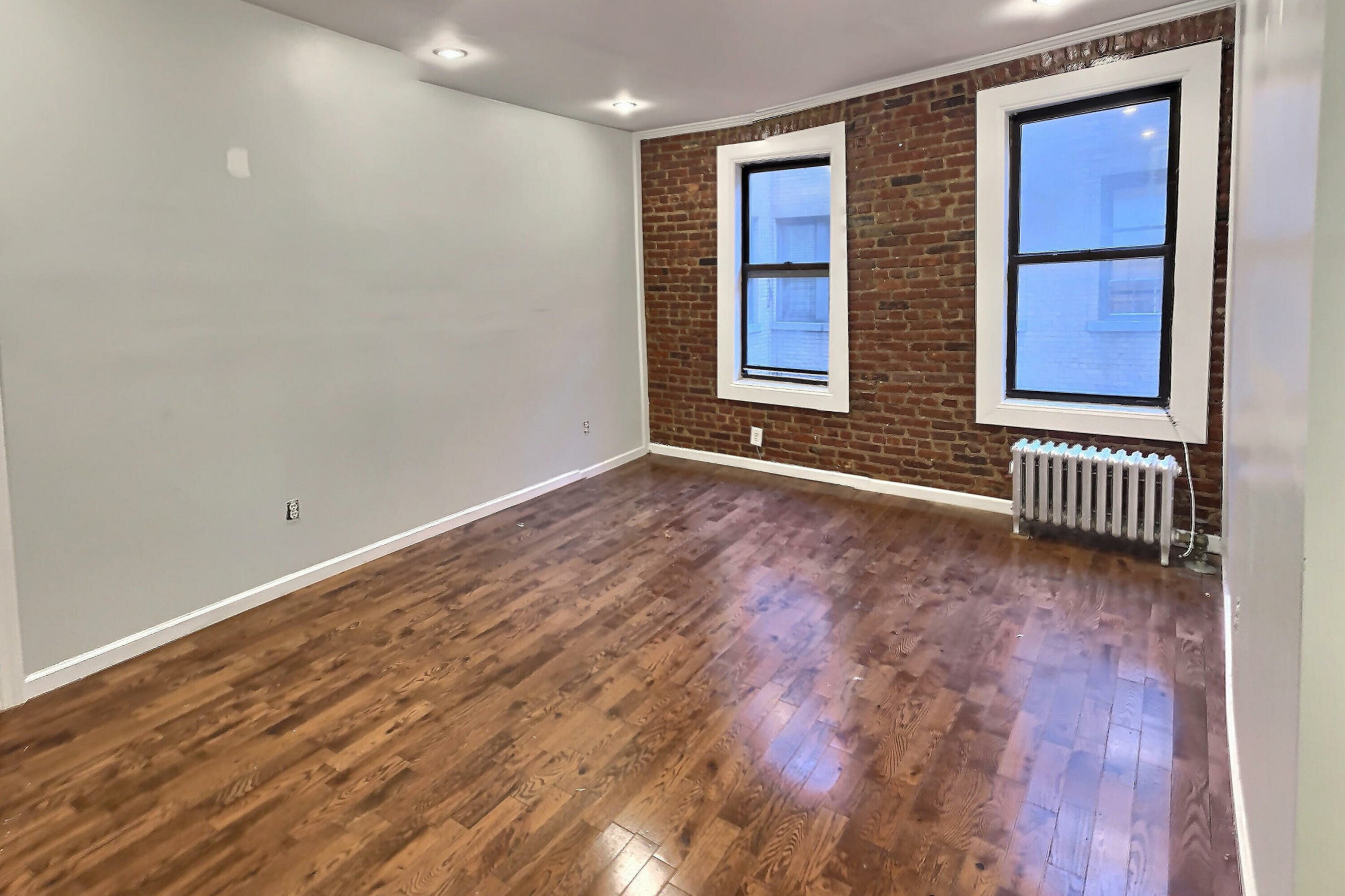119 Post Avenue, Unit 4I Manhattan, NY 10034 - Photo 1 of 5