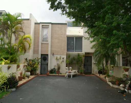 6763 Southwest 140th Avenue Miami, FL 33183 - Photo 2 of 2