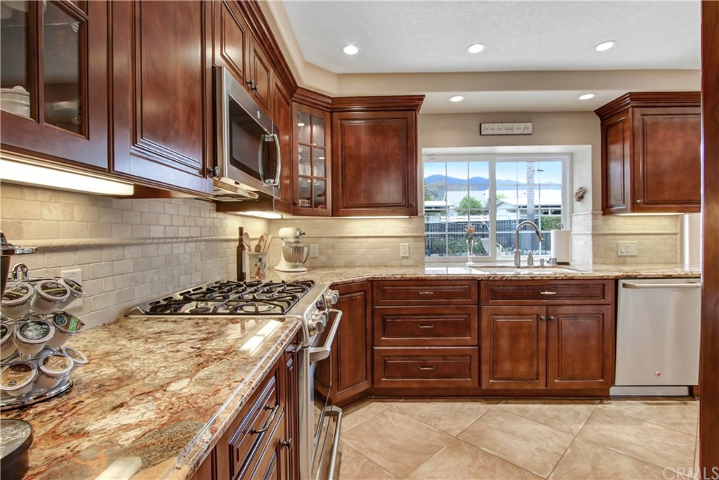 12934 Cherokee Road Rancho Cucamonga, CA 91739 - Photo 7 of 46