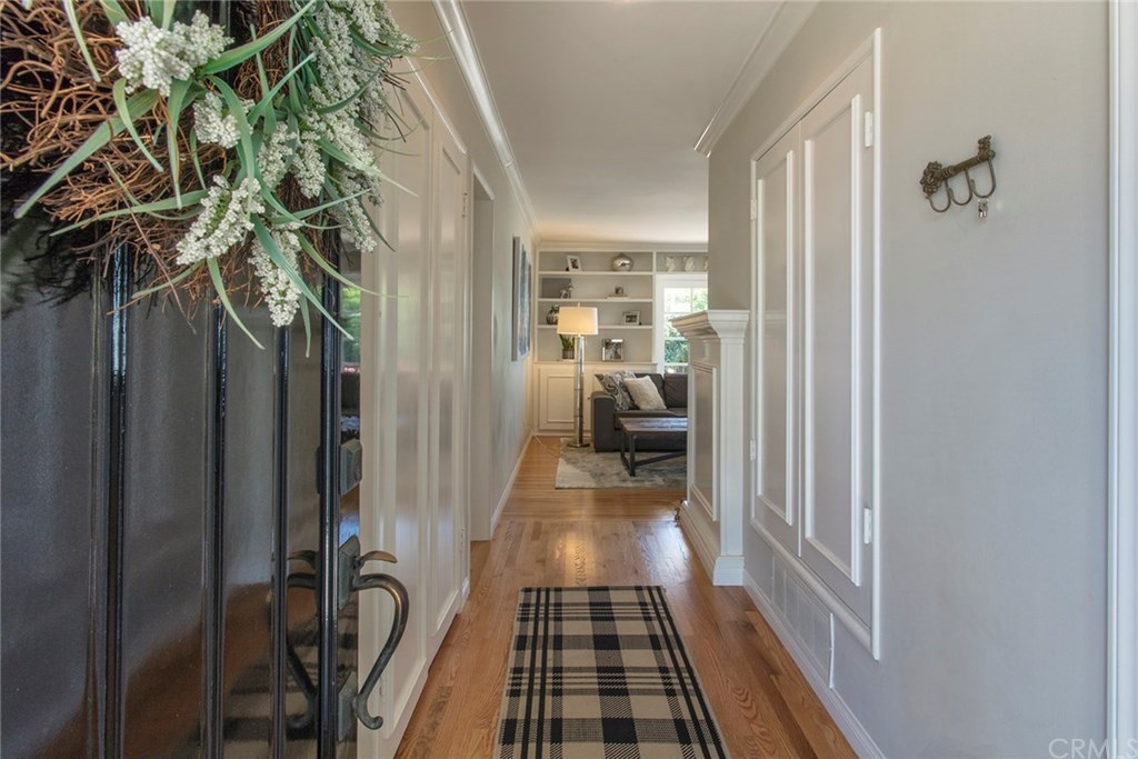 461 Cabrillo Street Costa Mesa, CA 92627 - Photo 2 of 17