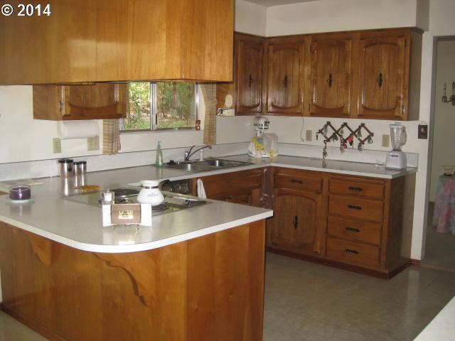 1765 Queens Branch Road Rogue River, OR 97537 - Photo 8 of 10 Gallery Image 8