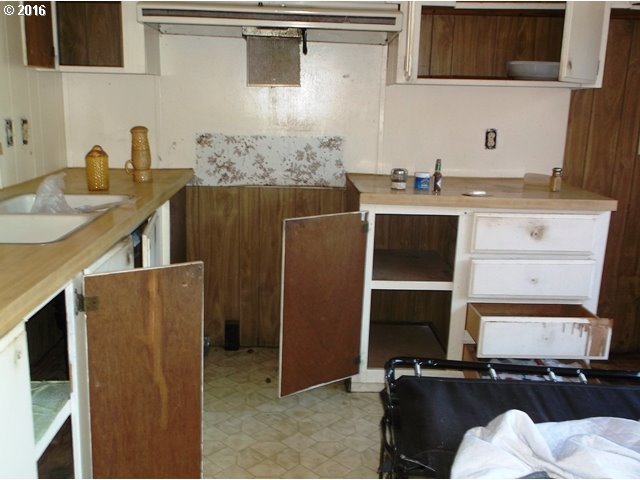 420 Sherier Road Cave Junction, OR 97523 - Photo 14 of 21