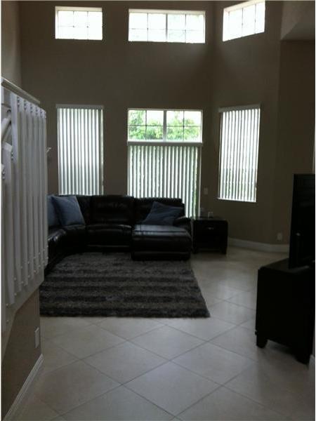 1285 Seabay Road Weston, FL 33326 - Photo 2 of 18 Gallery Image 2
