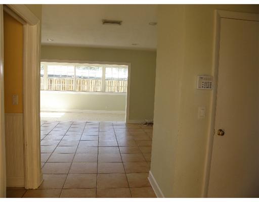 1099 Southwest 13th Street Boca Raton, FL 33486 - Photo 2 of 16