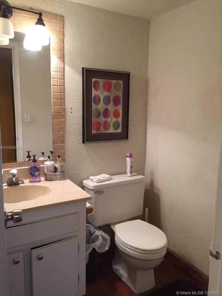 11521 Southwest 109th Road, Unit 10B Miami, FL 33176 - Photo 9 of 12 Gallery Image 9