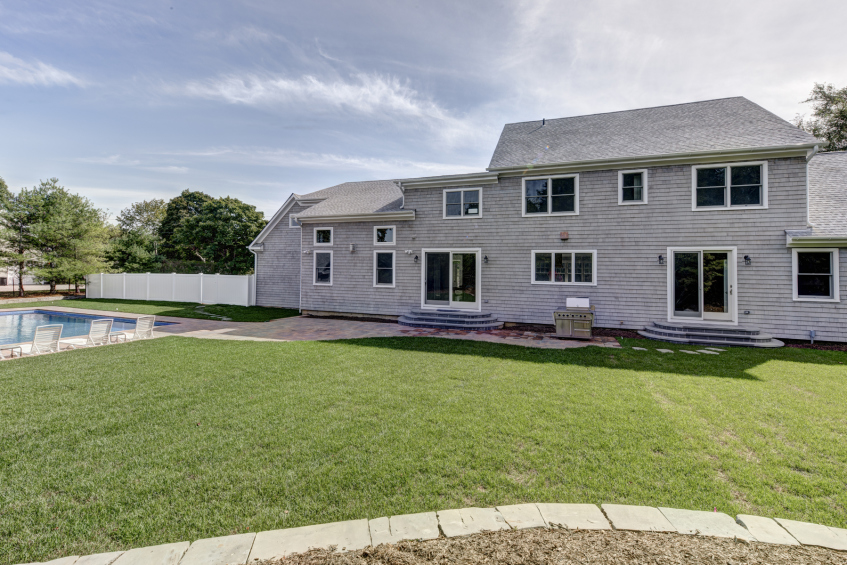 31 Bailey Road Southampton, NY 11968 - Photo 2 of 11