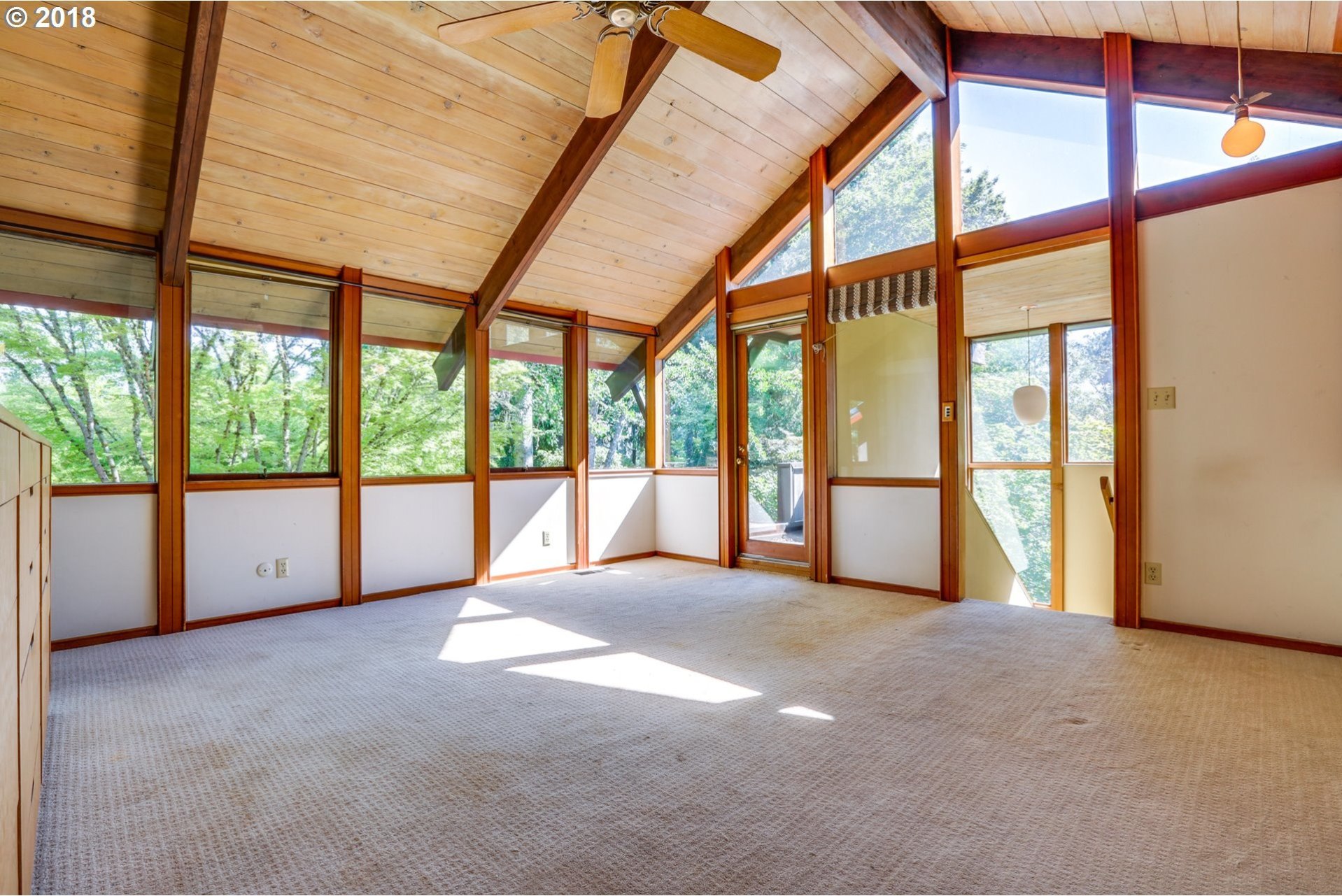 10370 Southwest Ridgeview Lane Portland, OR 97219 - Photo 28 of 29 Gallery Image 28