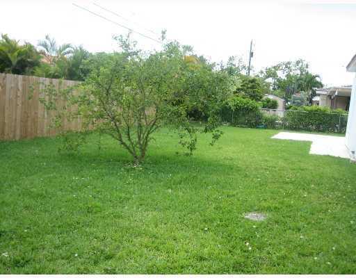 2023 Southwest 99th Avenue Miami, FL 33165 - Photo 6 of 7