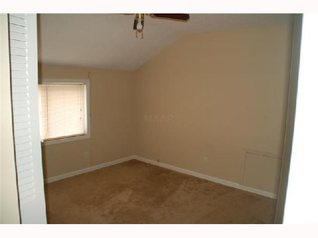 4094 Chippewa Road Memphis, TN 38118 - Photo 7 of 10 Third bedroom
