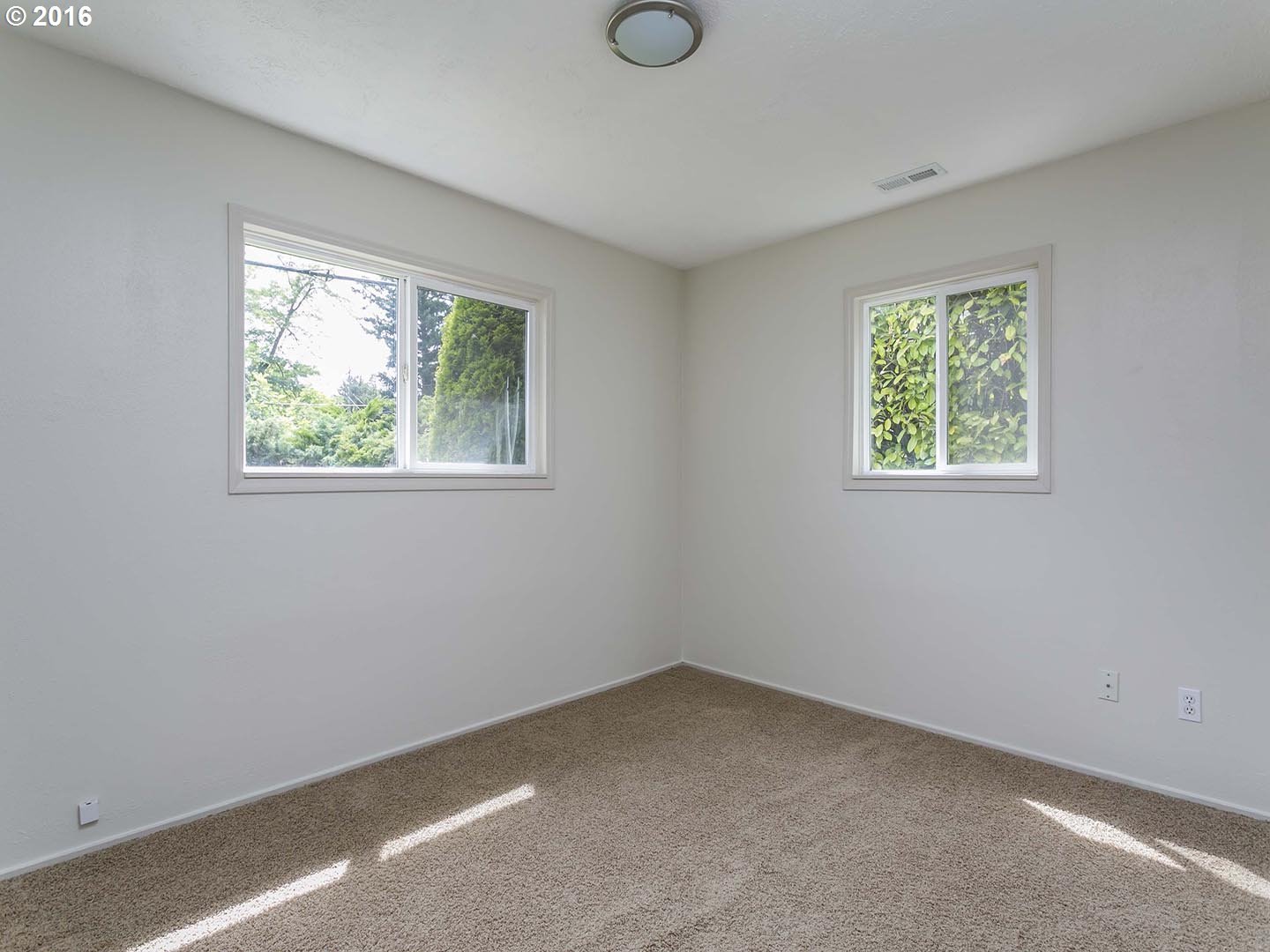 13025 Southwest Walker Road Beaverton, OR 97005 - Photo 7 of 14 Gallery Image 7