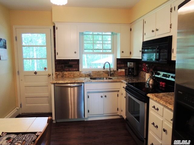 17 Mahogany Road Rocky Point, NY 11778 - Photo 7 of 20
