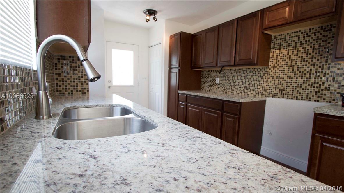 910 Northwest 89th Street Miami, FL 33150 - Photo 17 of 35