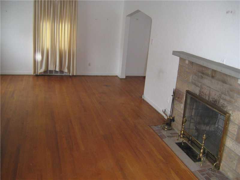 1207 Varner Road Whitehall, PA 15227 - Photo 2 of 9 Gallery Image 2