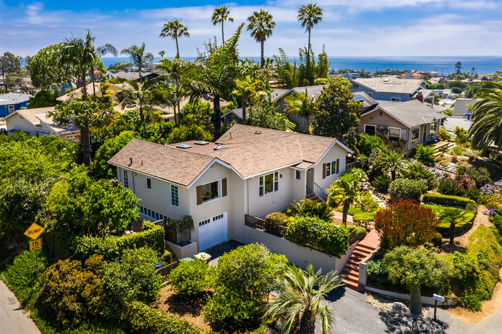 89 East E Street Encinitas, CA 92024 - Photo 1 of 25