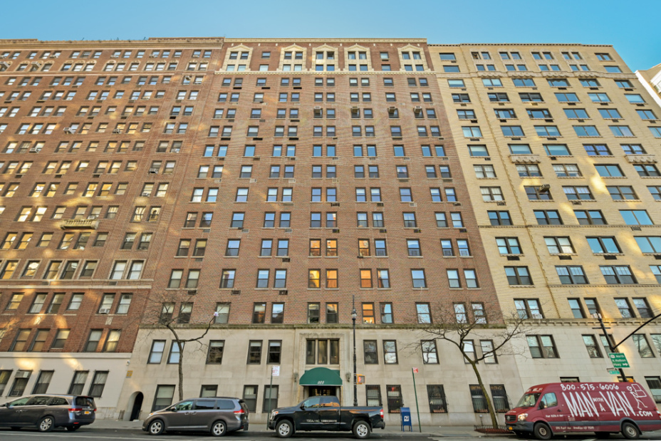 322 W 72nd St, Manhattan, NY 10023 - Photo 1 of 12