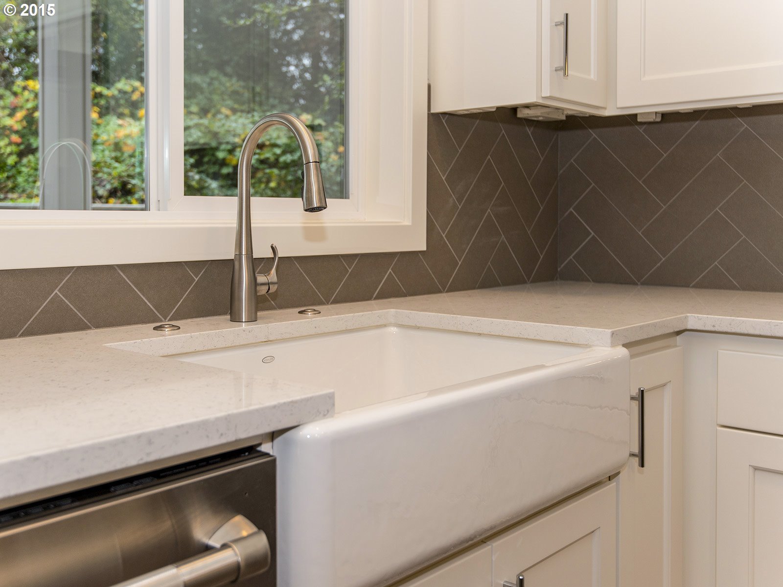9435 Southwest View Point Terrace Portland, OR 97219 - Photo 14 of 31