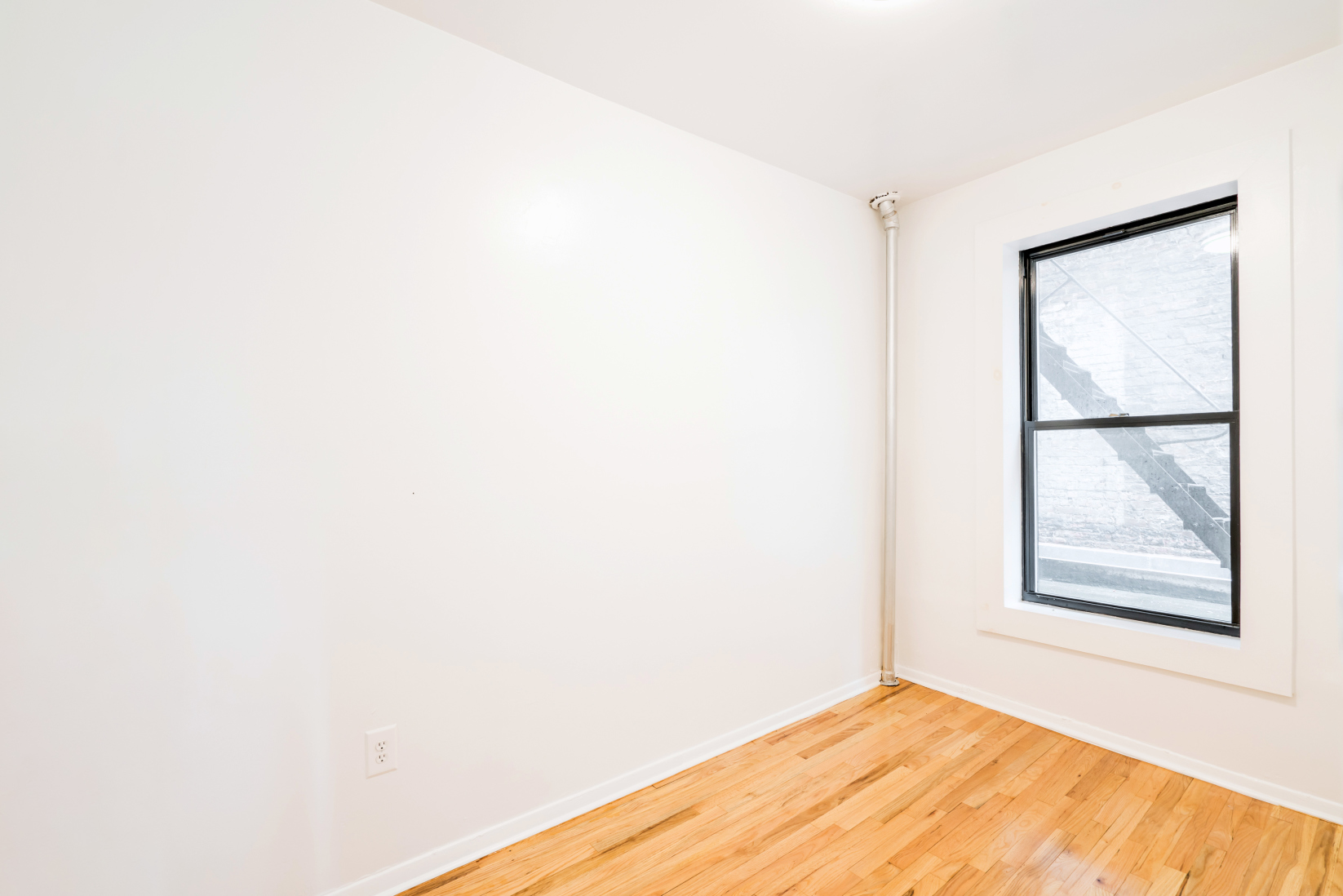 117 Perry Street, Unit 4 Manhattan, NY 10014 - Photo 2 of 6