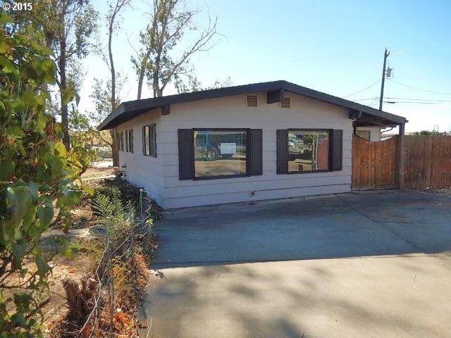 2802 Southwest Nye Avenue Pendleton, OR 97801 - Photo 5 of 27