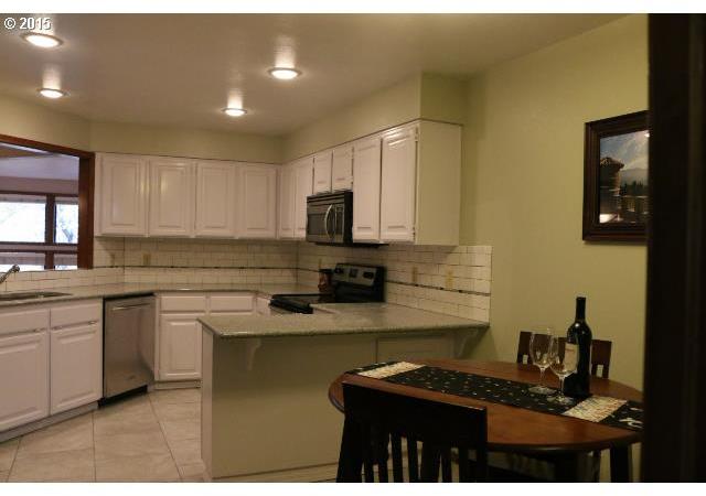 5213 Southwest View Point Terrace Portland, OR 97239 - Photo 3 of 9