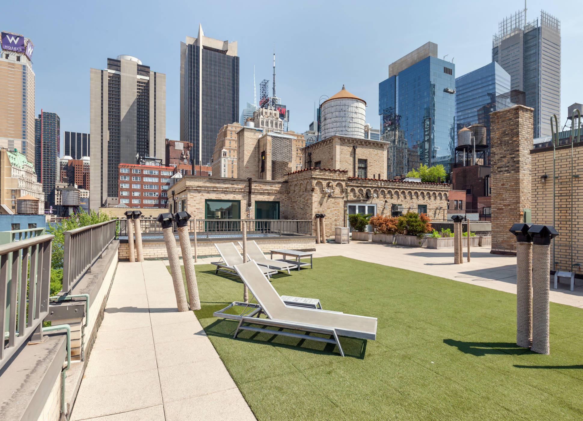 325 West 45th Street, Unit 217 Manhattan, NY 10036 - Photo 6 of 7