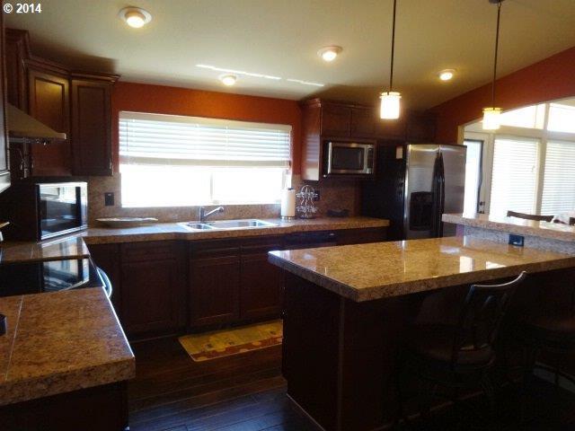 7729 Lookingglass Road Roseburg, OR 97471 - Photo 10 of 16 Gallery Image 10