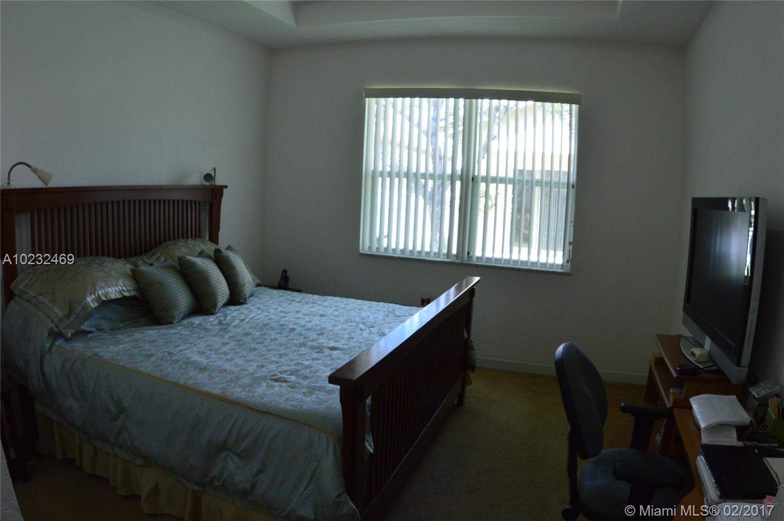 1056 Northeast 40th Road Homestead, FL 33033 - Photo 16 of 31