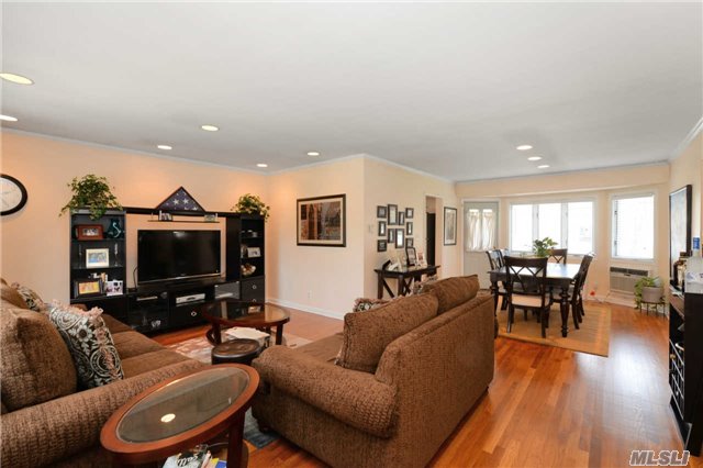 99 North Strathmore Street Valley Stream, NY 11581 - Photo 4 of 17