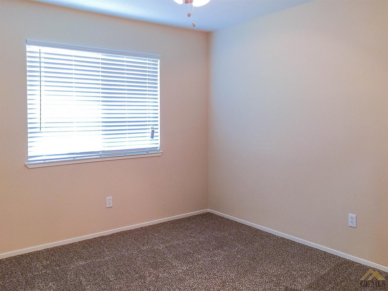 2404 Fairview Road Bakersfield, CA 93304 - Photo 14 of 21 Gallery Image 14