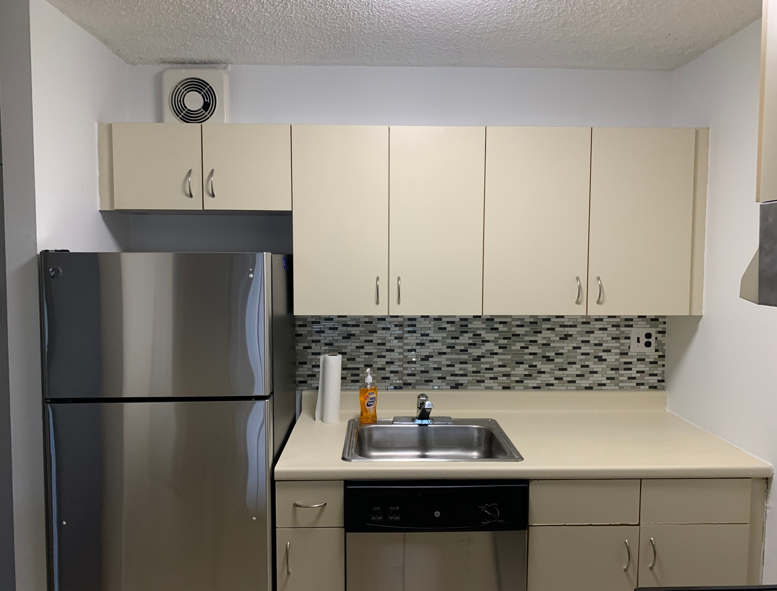 25-40 Shore Boulevard, Unit 8I Queens, NY 11102 - Photo 6 of 15