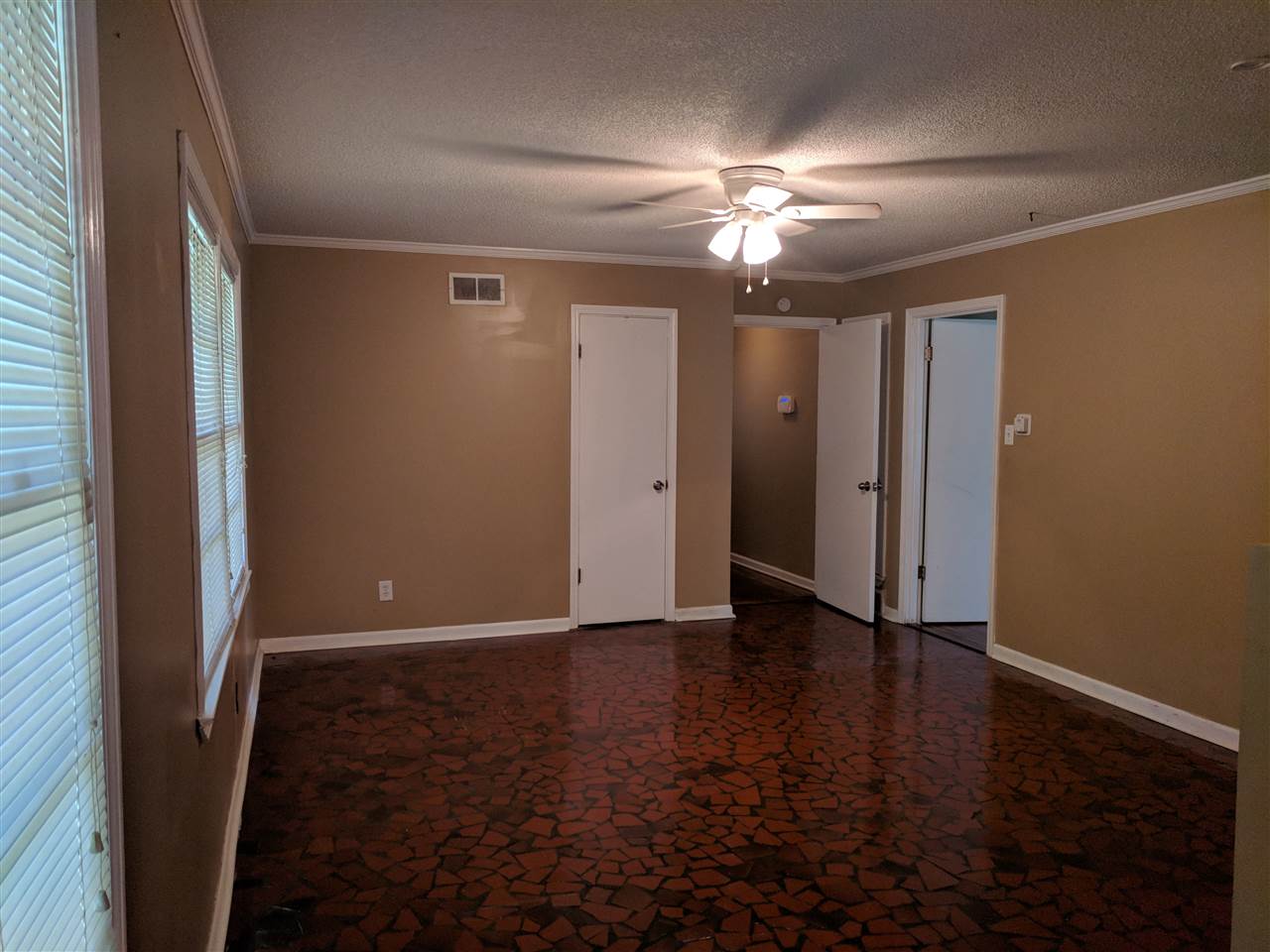 5185 Whitworth Road Memphis, TN 38116 - Photo 2 of 14
