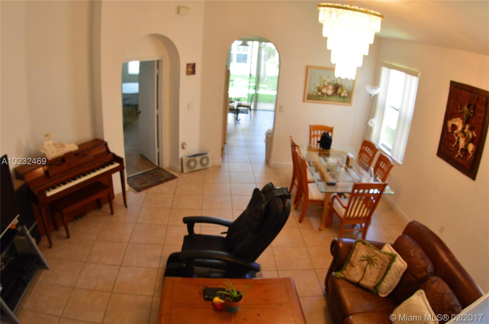 1056 Northeast 40th Road Homestead, FL 33033 - Photo 4 of 31