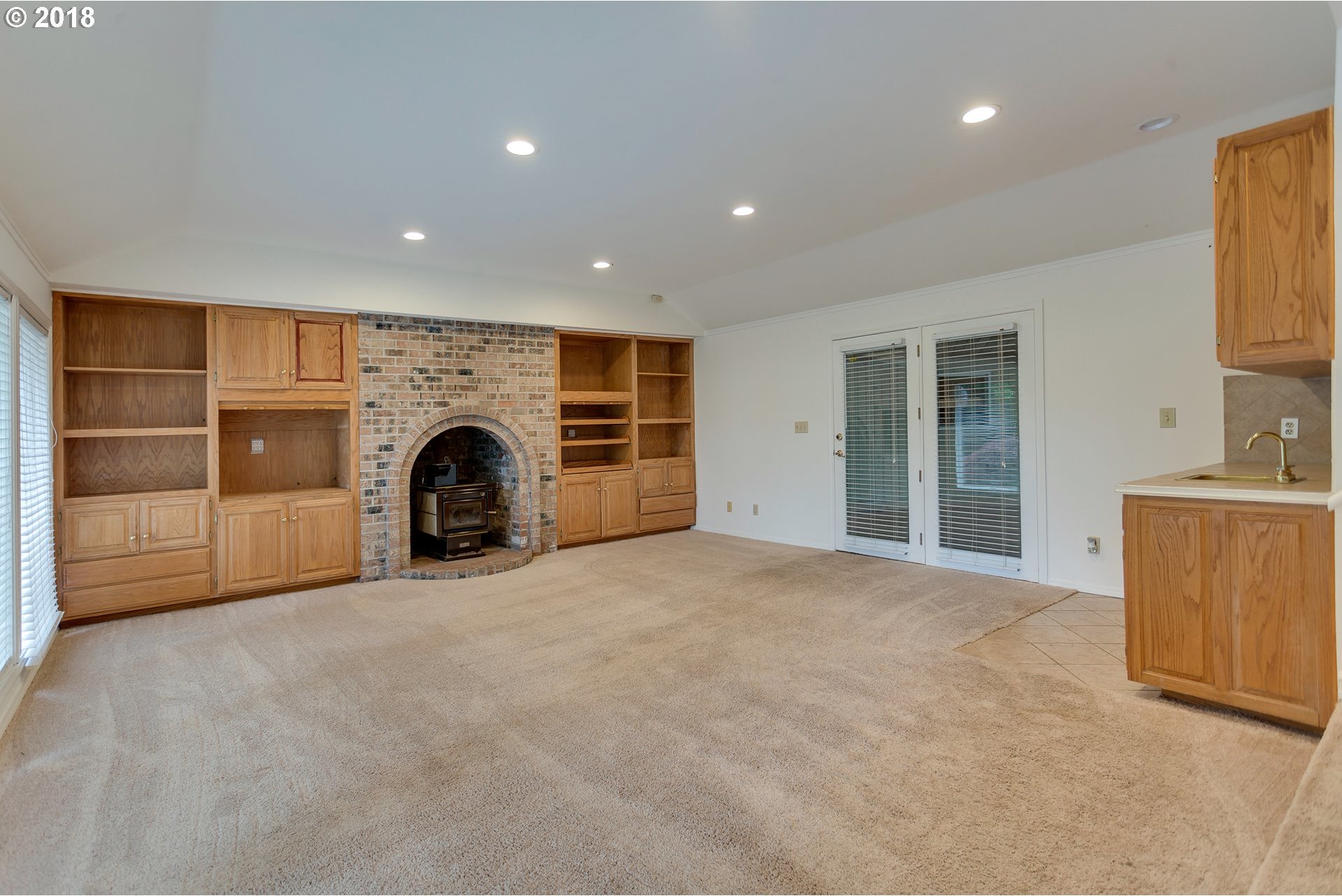 5095 Southwest Barnes Road Portland, OR 97221 - Photo 4 of 29