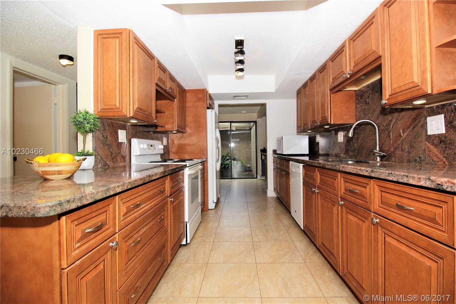 602 St Andrews Road, Unit 49 Hollywood, FL 33021 - Photo 5 of 23 Gallery Image 5