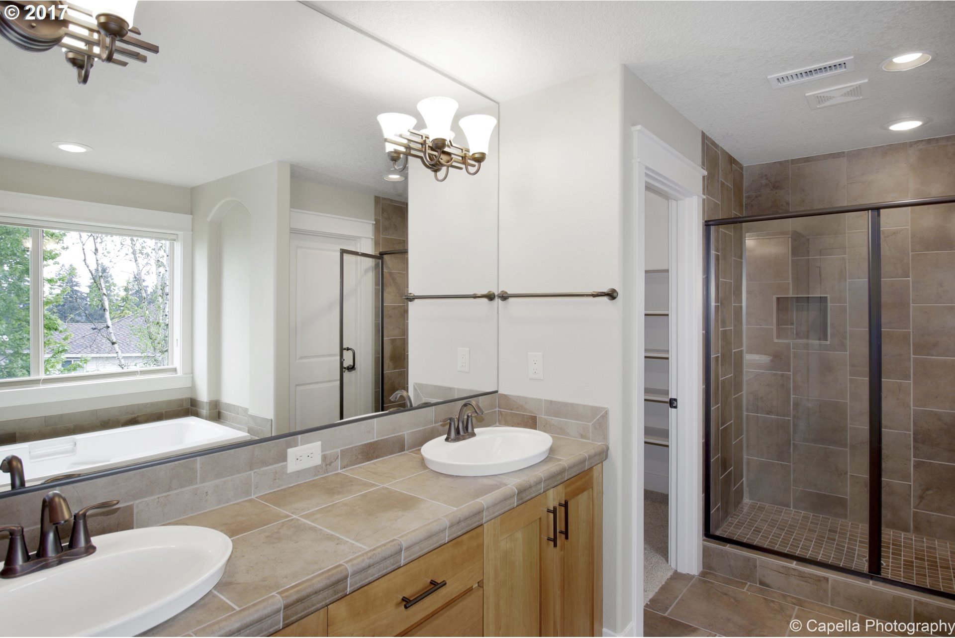 12033 Southwest Stringer Lane Tigard, OR 97224 - Photo 11 of 26 Gallery Image 11