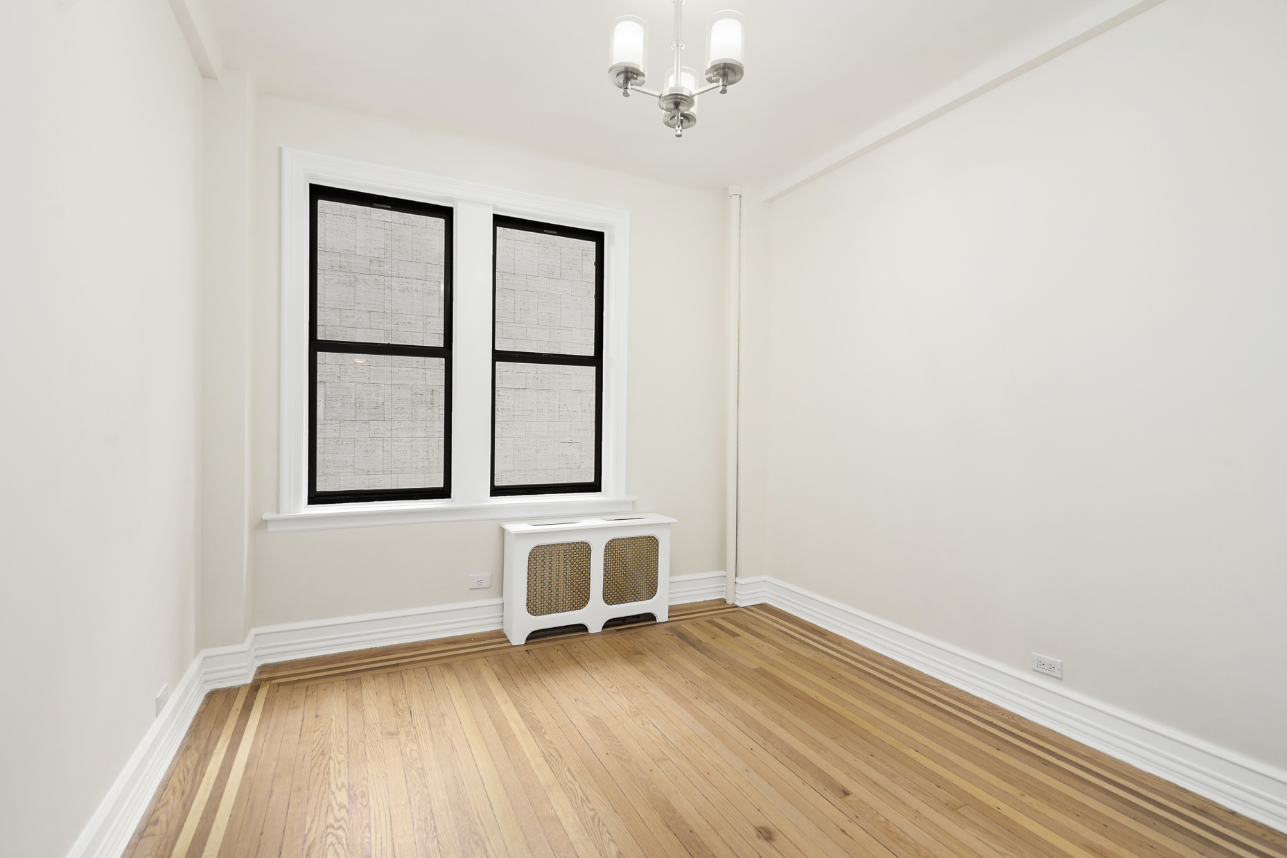 245 West 51st Street, Unit 602 Manhattan, NY 10019 - Photo 3 of 8