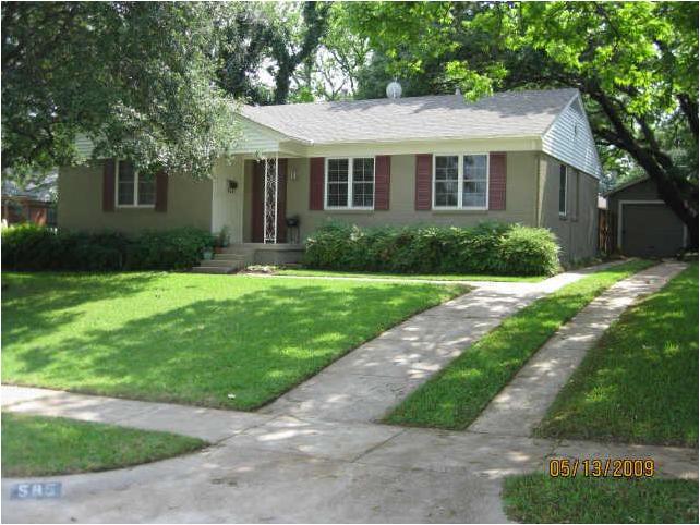 585 Classen Drive Dallas, TX 75218 - Photo 1 of 1 Front