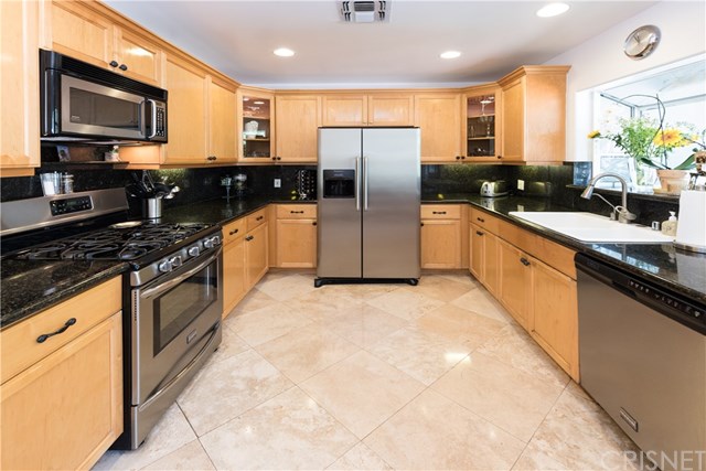 4450 La Barca Drive Tarzana, CA 91356 - Photo 12 of 28