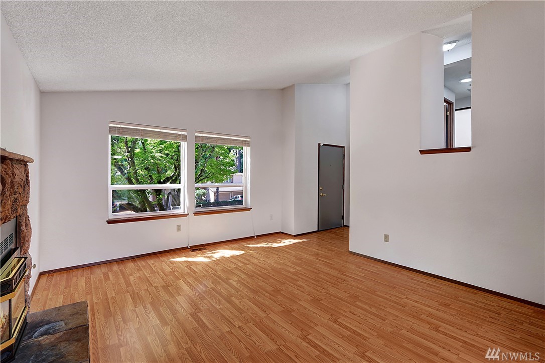 17654 152nd Place Southeast Renton, WA 98058 - Photo 5 of 24 Gallery Image 5