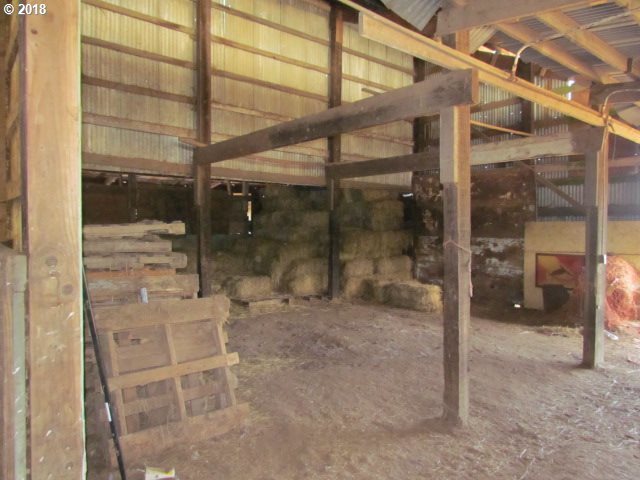 27421 Parkdale Road Rainier, OR 97048 - Photo 6 of 32 Gallery Image 6
