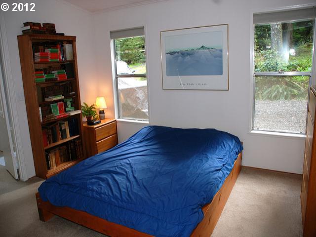 312 Southeast Hemlock Road Corbett, OR 97019 - Photo 11 of 16 Gallery Image 11