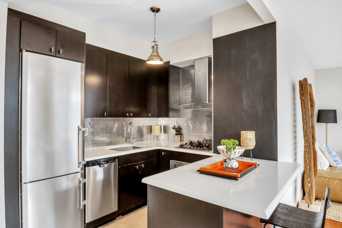 303 East 43rd Street, Unit 22A Manhattan, NY 10017 - Photo 4 of 13