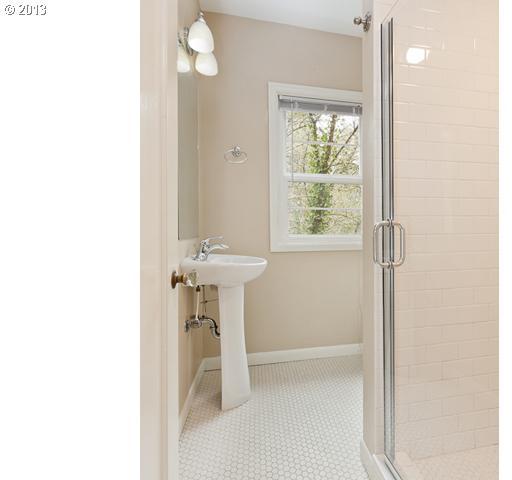 4100 Southwest 6th Avenue Portland, OR 97239 - Photo 8 of 14 Gallery Image 8